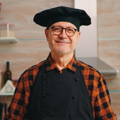 caucasian-old-man-wearing-apron-2021-08-29-23-04-34-utc-e1692846854787-qbd5weg5cibqviuuef84c98a3urm0cr7fyww0a5mf4